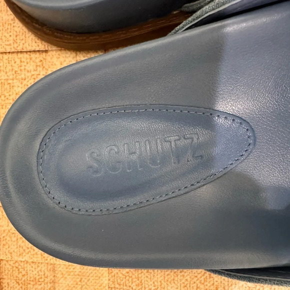 Schutz Women’s Ava Denim Slip On Flat Size 8 with Original Box and Dust Bags - Picture 4 of 7